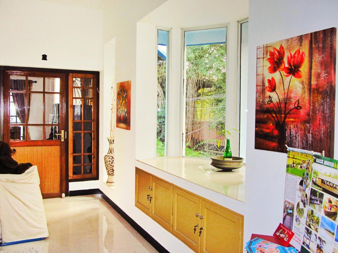 Sea View Apartments Kochi Exterior foto